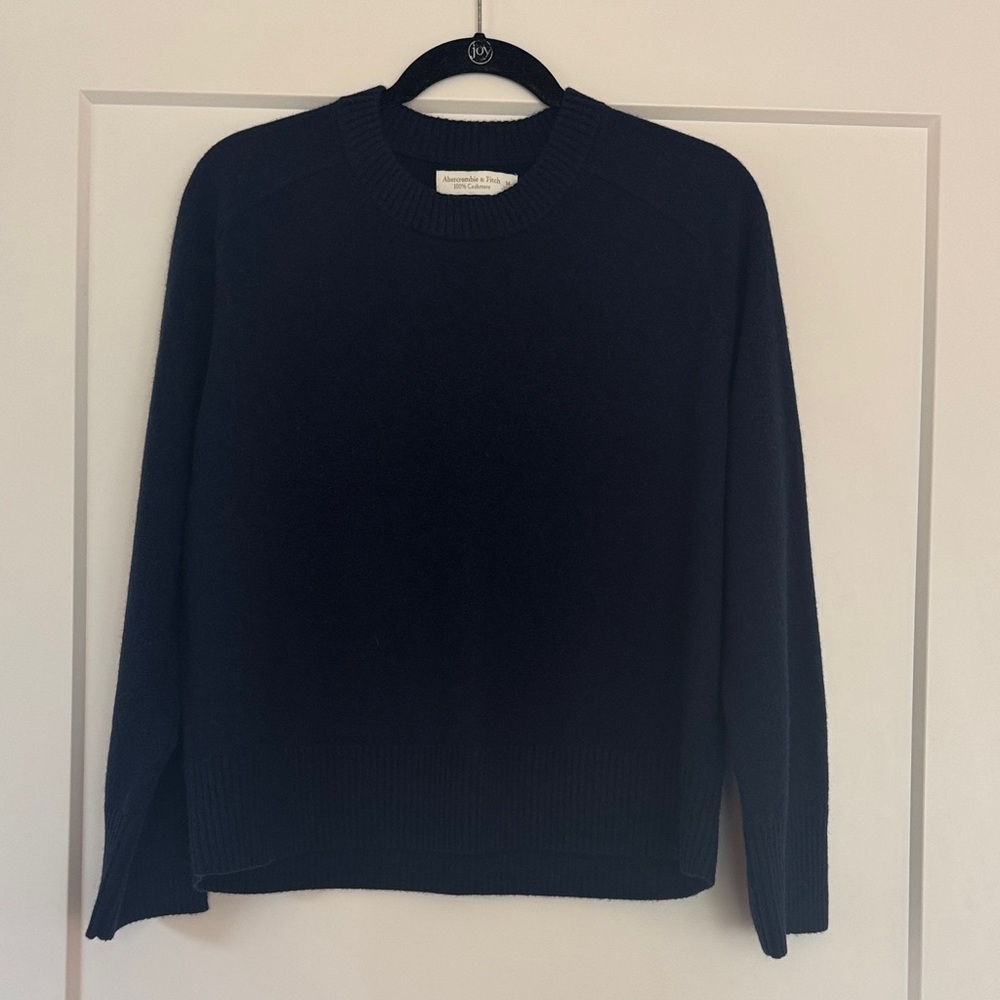 NWOT Abercrombie & Fitch navy blue 100% cashmere crew sweater - medium